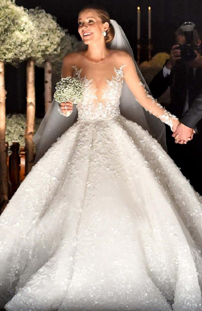 Váy cưới Victoria Swarovski’s Crystal Gown