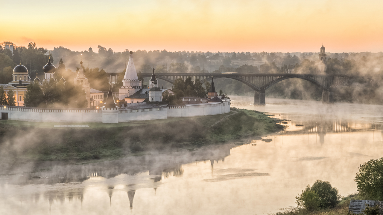 Buổi sáng sương mù trên sông Volga