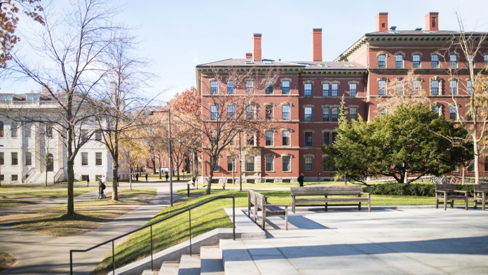 Quang cảnh khuôn viên đại học Harvard