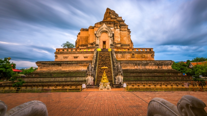 Chùa Wat Chedi Luang ở Chiang Mai, Thái Lan