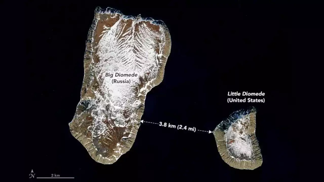 Khoảng cách giữa 2 hòn đảo - Nasa