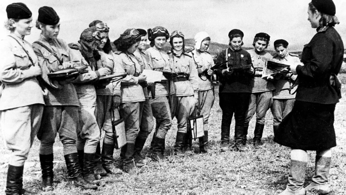 Quân đoàn nữ phi công Liên Xô